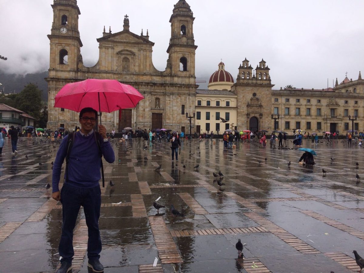 PRESENTASI AHMAD SOFIAN DI BOGOTA KOLOMBIA