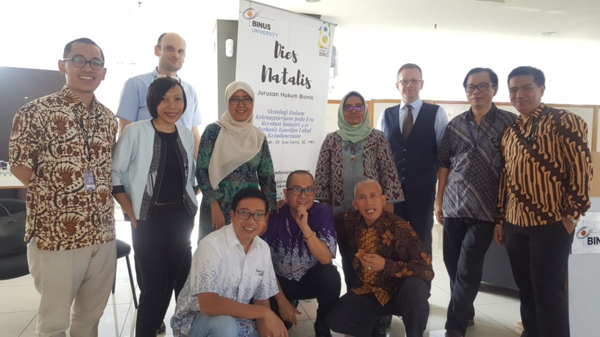 SURVEI SEKOLAH HUKUM TERFAVORIT 2018