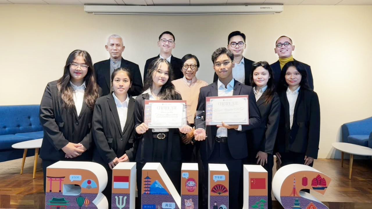 TIM BINUS RAIH RUNNER UP AND BEST ORALIST PADA THE 20TH INTERNATIONAL HUMANITARIAN LAW MOOT COURT COMPETITION 2025 NATIONAL ROUND